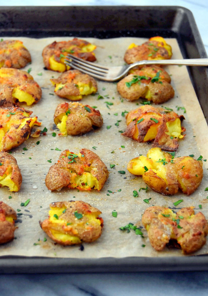 Crispy Garlic Smashed Potatoes