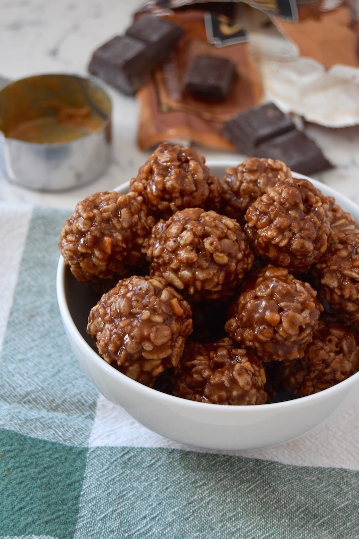 crispy-chocolate-peanut-butter-balls-no-bake-dessert-recipe