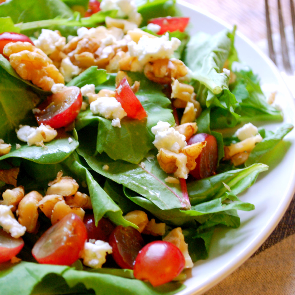 honey-goat-cheese-strawberry-spinach-salad-show-me-the-yummy