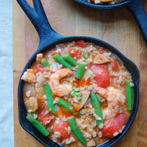 Cajun Jambalaya - an untraditional jambalaya with brown rice, green beans, and whole tomatoes | Uproot from Oregon