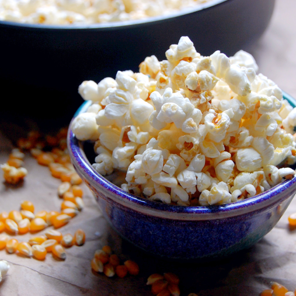 https://uprootkitchen.com/wp-content/uploads/2015/06/Maple-Sea-Salt-Stovetop-Popcorn-and-a-tutorial-on-how-to-make-perfect-stovetop-popcorn-uprootfromoregon.com_-1024x1024.jpg