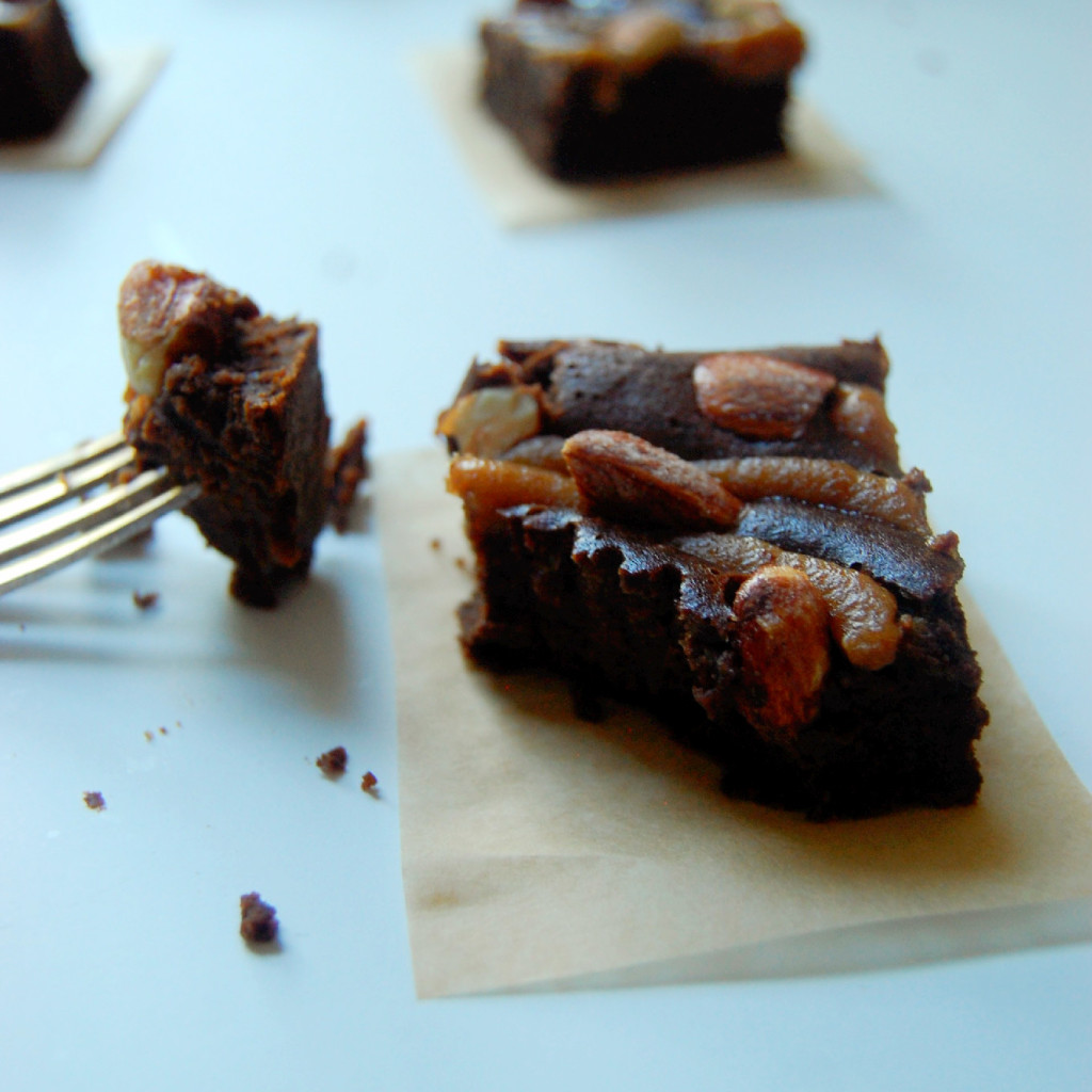 Decadent yet wholesome, you have to try this BLACK BEAN BROWNIES topped with SALTED DATE CARAMEL and chopped almonds! #glutenfree #dairyfree | uprootkitchen.com