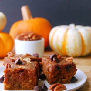 Whole Wheat Pumpkin Blondies - packed with pecans, chocolate chips, and maple syrup for sweetness | uprootfromoregon.com