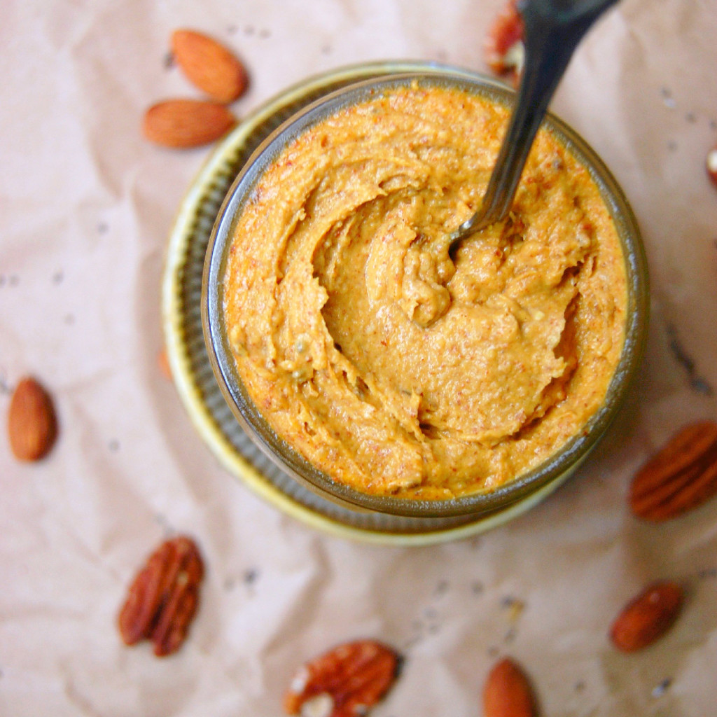 With just simple ingredients for such a velvety spreadable mixture, you ned to try this Pumpkin Pecan Almond Nut Butter recipe! | uprootfromoregon.com