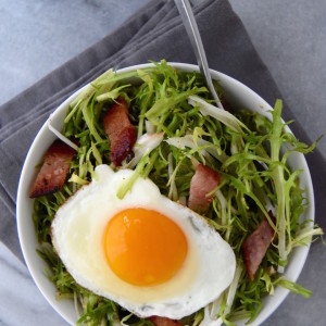 Frisée Breakfast Salad with Bacon and Eggs, a simple breakfast idea (with only 5 ingredients!) to get some greens in. | uprootkitchen.com