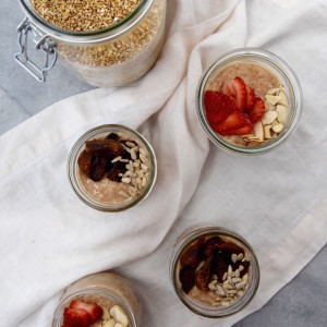 This How To post walks through my favorite technique for making creamy Steel-Cut Oatmeal with very little effort. Food prep for the week's breakfasts! | uprootkitchen.com