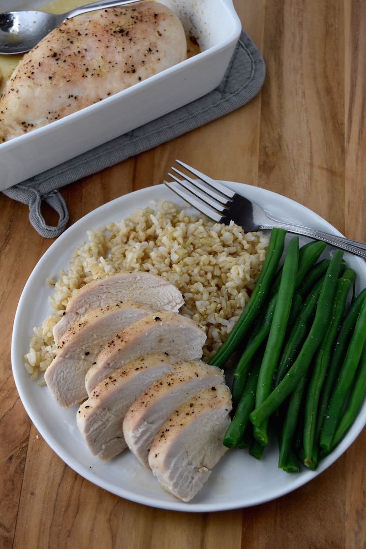 Make this Garlic Baked Chicken to top meals this week - it's a simple, delicious dish. | uprootkitchen.com